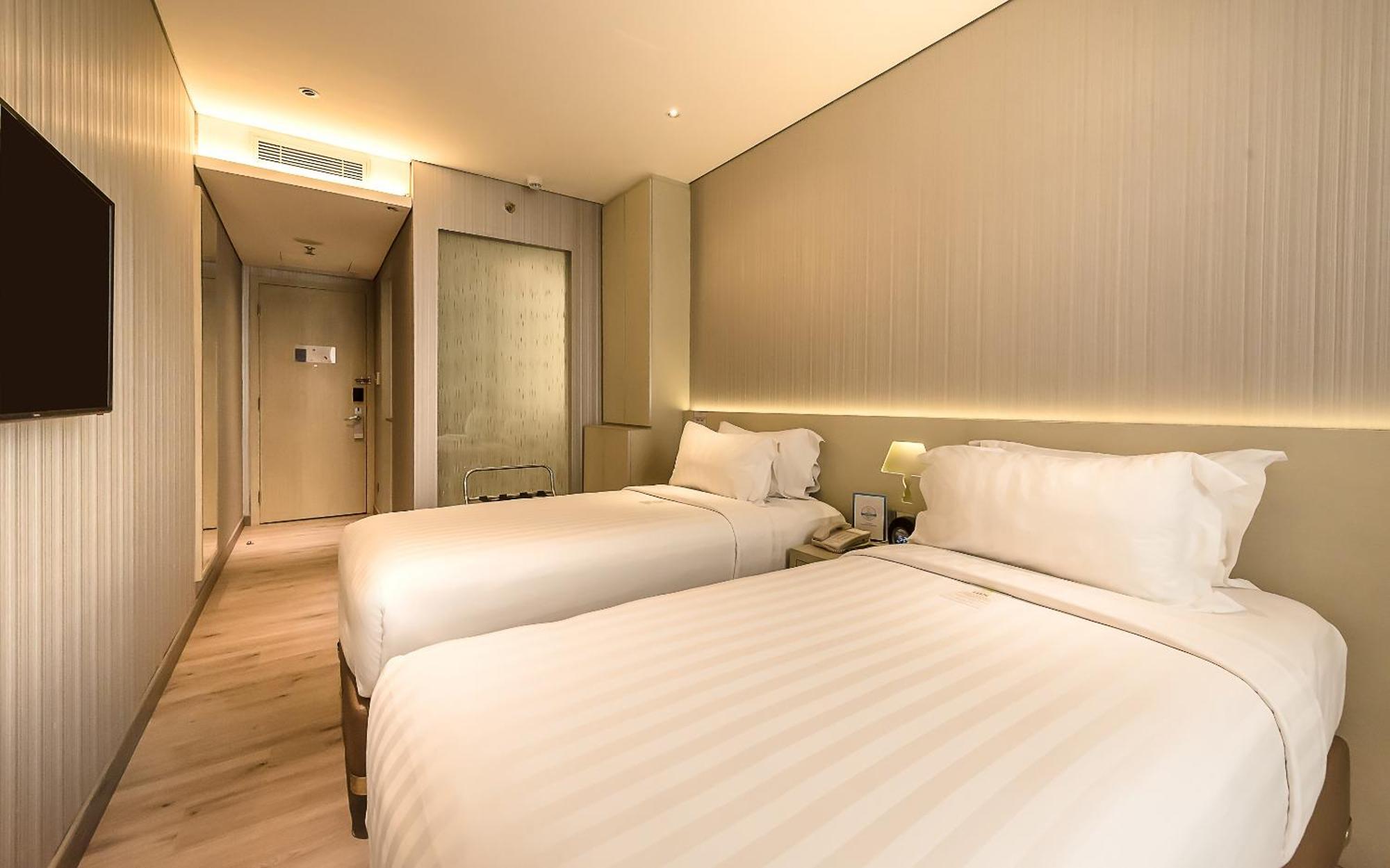 Ashley Wahid Hasyim Jakarta Room photo
